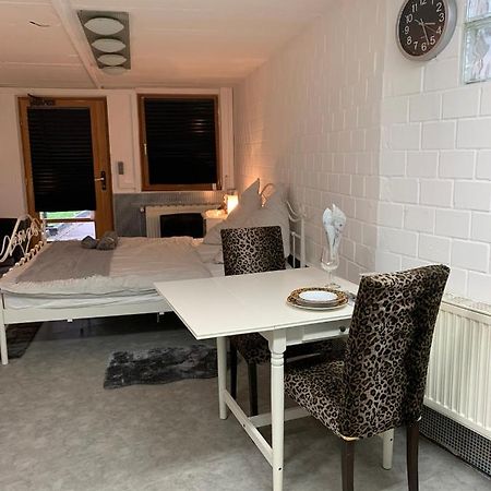 Privatzeit The Green Mile Leverkusen Bagian luar foto