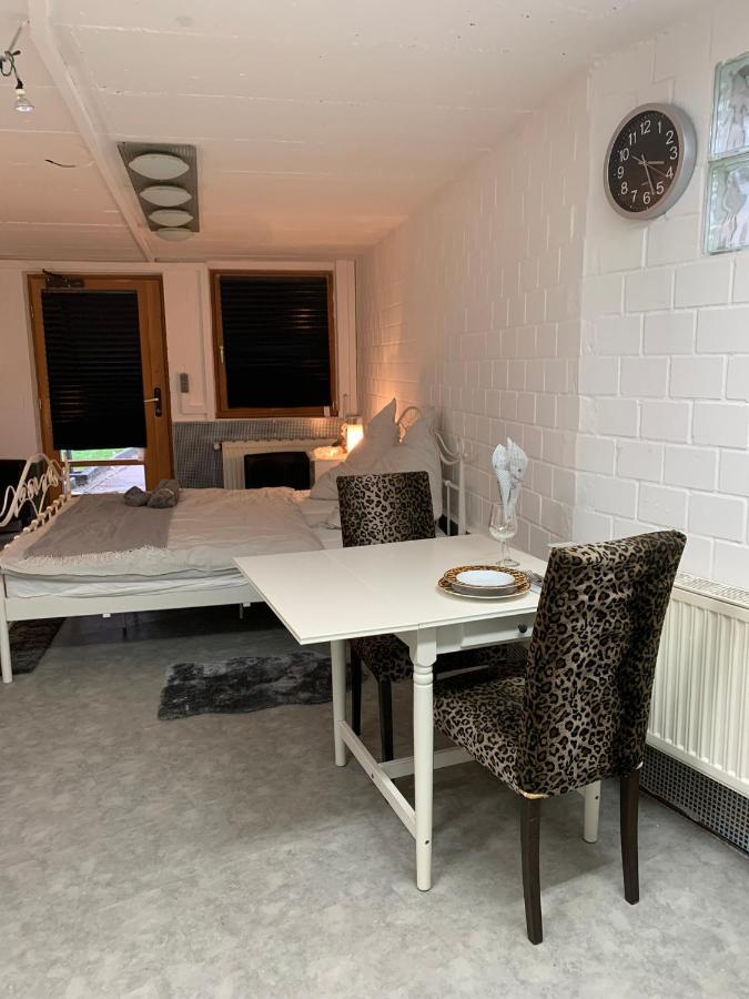 Privatzeit The Green Mile Leverkusen Bagian luar foto