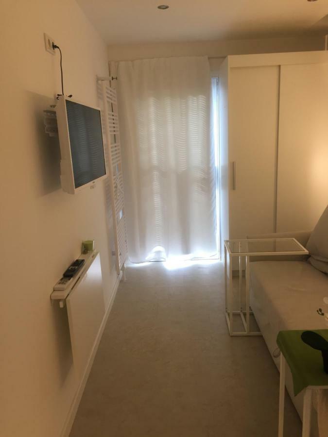 Privatzeit The Green Mile Leverkusen Bagian luar foto