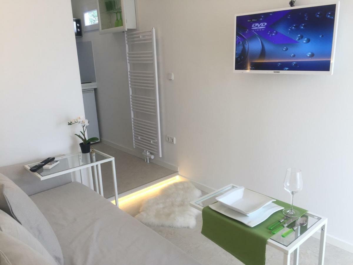 Privatzeit The Green Mile Leverkusen Bagian luar foto