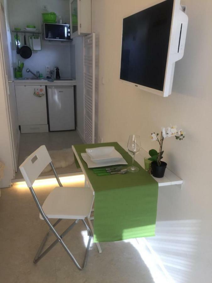 Privatzeit The Green Mile Leverkusen Bagian luar foto